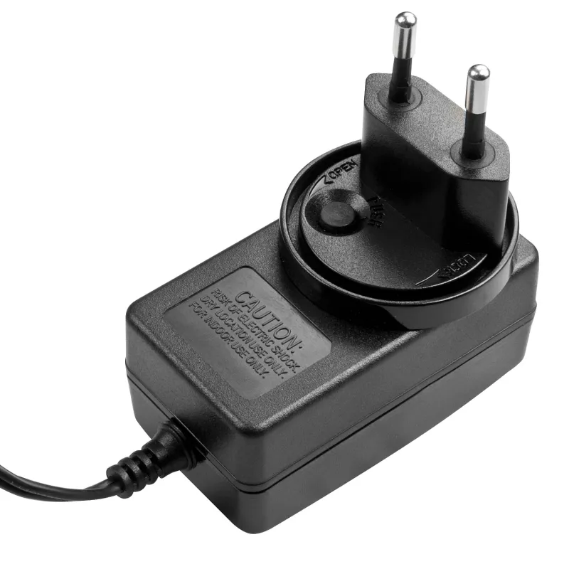 Lindy 5VDC 3A daugiašalių šalių maitinimo šaltinis, 5.5/2.5 mm, 100-240 V, 50/60 Hz, 15 W, 5 V, AC-DC, 3 A
