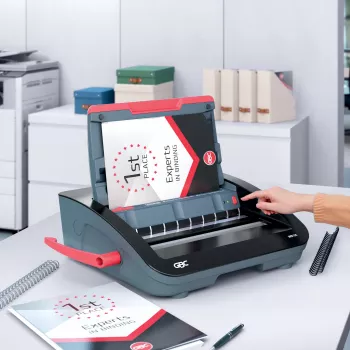 GBC WireBind® WB15E elektrinė vielinio įrišimo mašina, 125 lapų, juoda/raudona