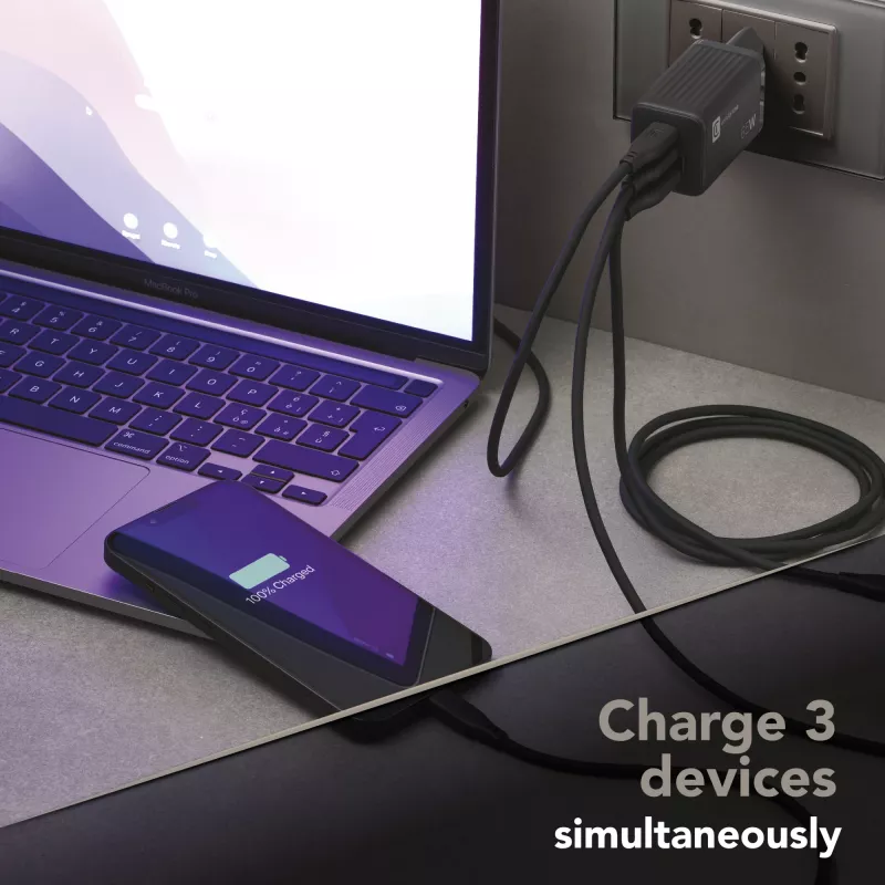 Cellularline Multipower Micro 65W itin kompaktiškas 65W greitasis sieninis įkroviklis su 3 prievadais