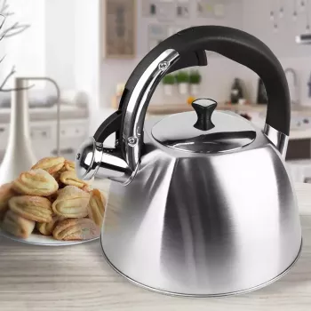 Elektrinis virdulys Maestro MR-1333 – 3,0 L nerūdijančio plieno, šarnyrinis švilpukas, rankinis dangtelis, daugiasluoksnis izoliuotas dugnas