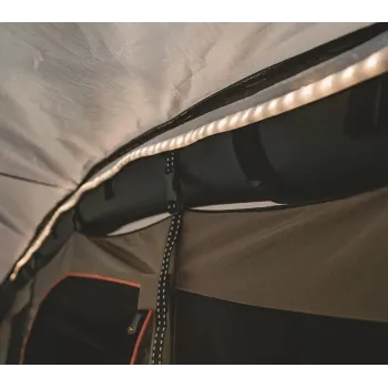 Palapinė tunelinė Easy Camp Brimnes 5 Air – 5 vietų, 470×320×195 cm, poliesterio išorinis audinys, polietileno grindys, stiklo pluošto lankai, atspari vandeniui 3 m