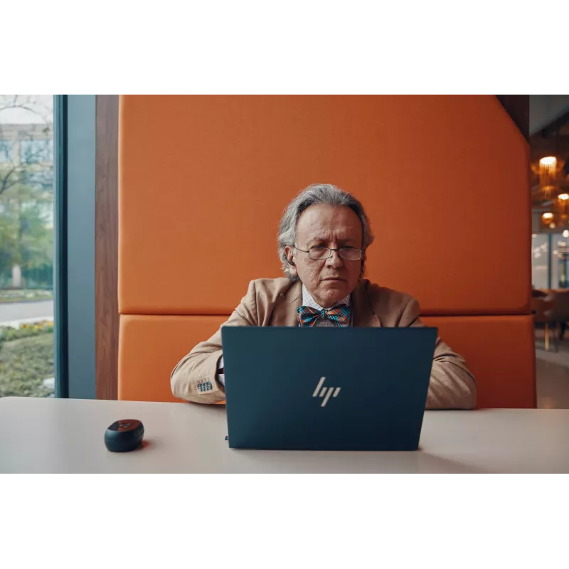 HP Poly Voyager Free 60 UC belaidės ausinės Carbon Black + BT700 USB-C adapteris + įkrovimo dėklas