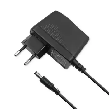 Qoltec 52397 tiesiai į lizdą jungiamas maitinimo blokas, 24 W, 12 V, 2 A, 5,5 x 2,1 mm