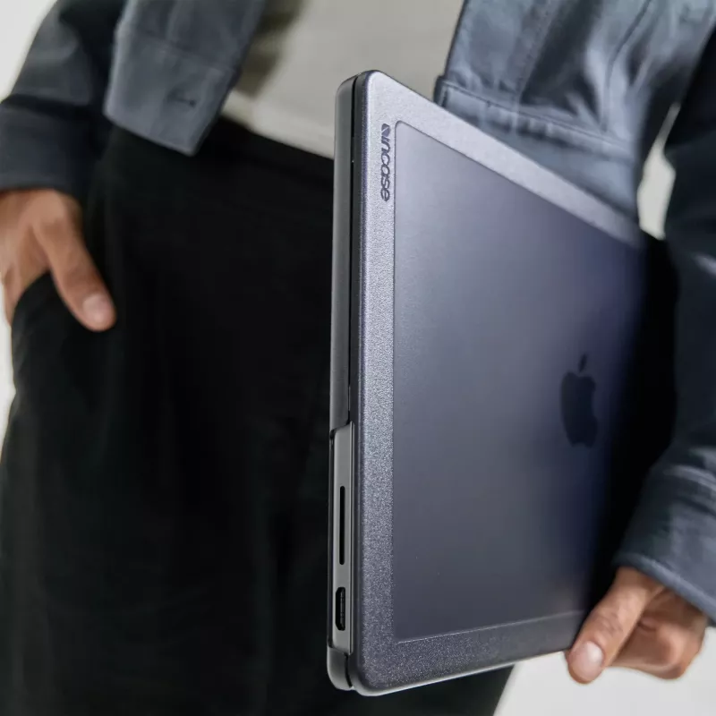 Incase Edge Hardshell dėklas su Makrolon® 14 colių MacBook Pro (M1-M4, 2021-2024)