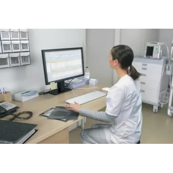 Belaidė pilno dydžio klaviatūra CHERRY AK-C8112 Medical USB QWERTZ 105 klavišų balta 1,8 m