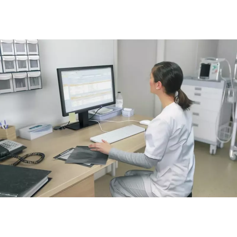 Belaidė pilno dydžio klaviatūra CHERRY AK-C8112 Medical USB QWERTZ 105 klavišų balta 1,8 m