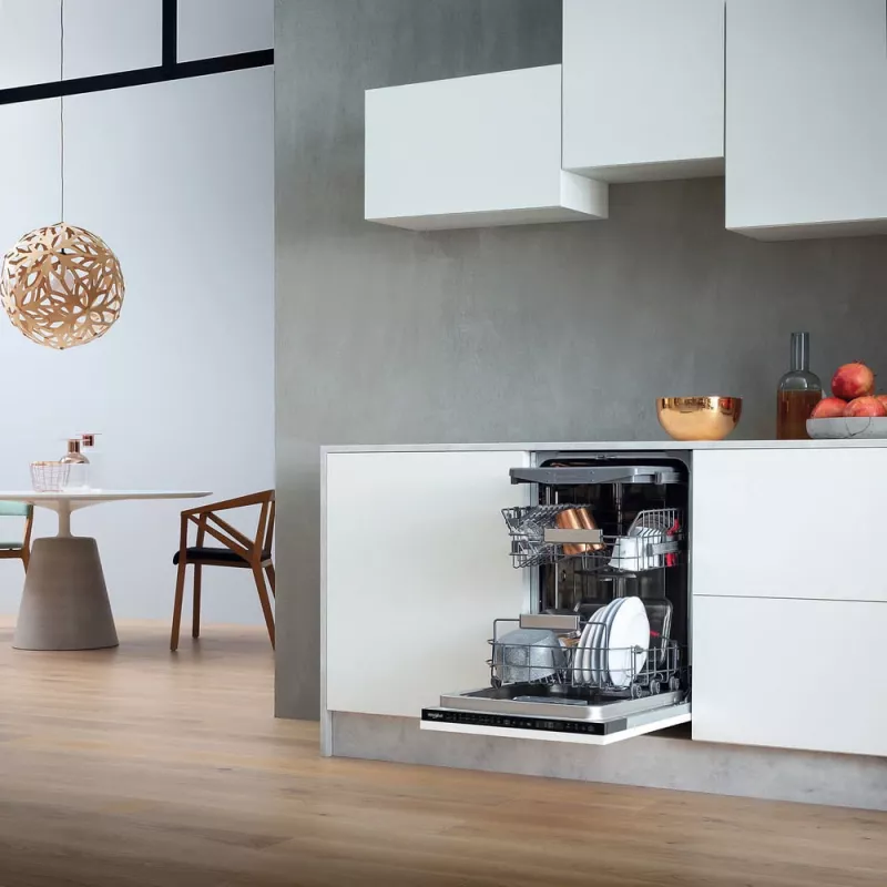 Whirlpool WSIP 4O33 PFE visiškai įmontuojama siaura indaplovė 10 komplektų
