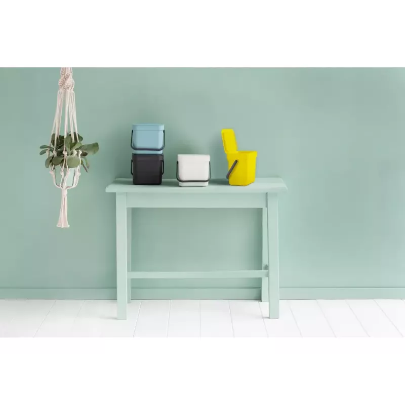 Brabantia 209888 Juodas plastikinis šiukšlių kibiras 139x188x174 mm