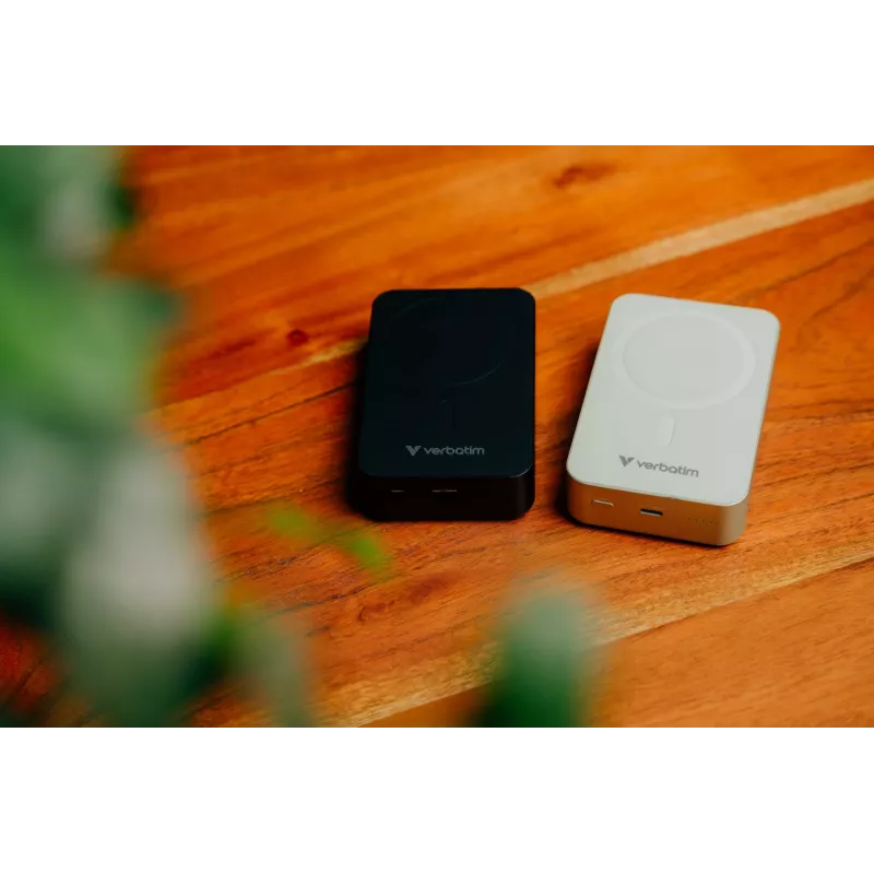 Verbatim Charge 'n' Go Essentials belaidis magnetinis power bankas 20000 mAh juodas