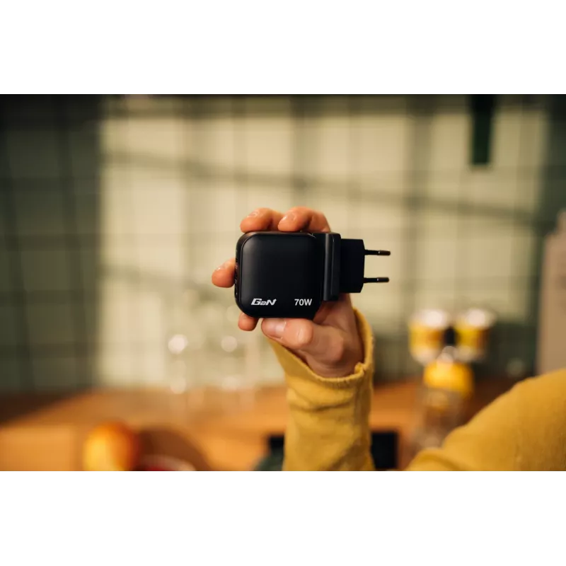 Verbatim Mini GaN Įkroviklis 70W 3 Prievadai su US kištuku bei EU ir UK adapteriais