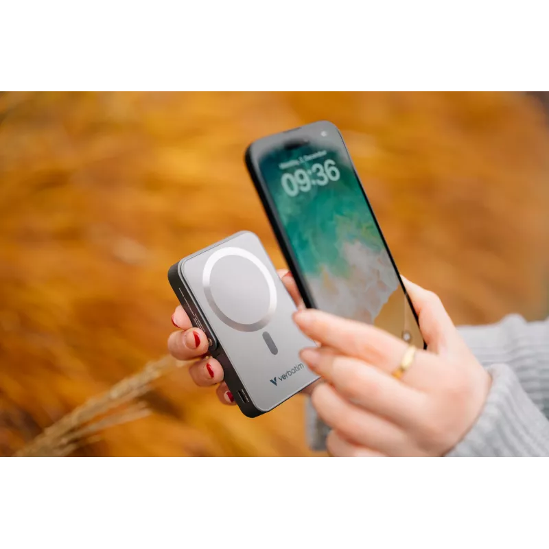 Verbatim Charge 'n' Go belaidė magnetinė Power Bank su stovu – 10000 mAh mėlyna