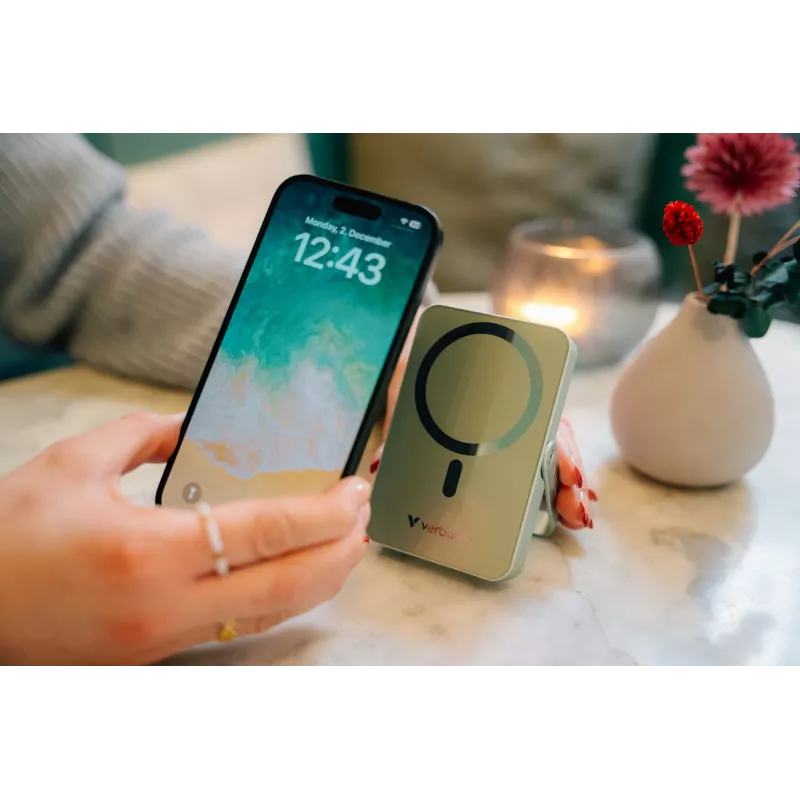 Verbatim Charge 'n' Go belaidė magnetinė power bank su stovu - 10000 mAh rožinė
