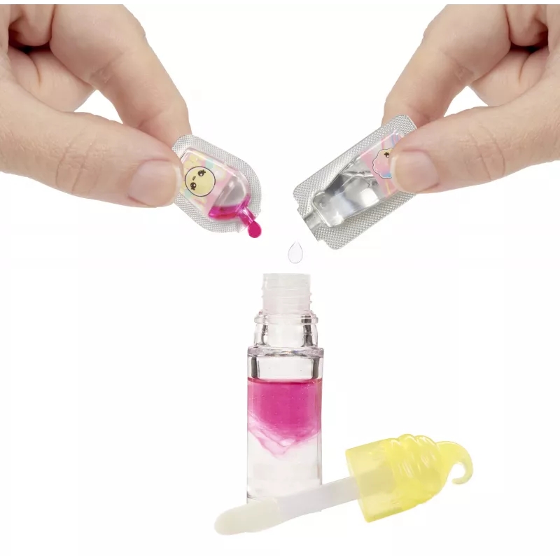 MGA Entertainment Yummiland lūpų blizgesio lėlė 2 serija – Cotton Candy (Nia Candy Fluff)