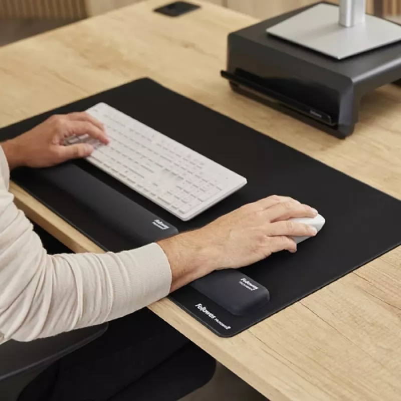 Fellowes Breyta riešo atrama su antibakterine apsauga, ergonominė, juoda