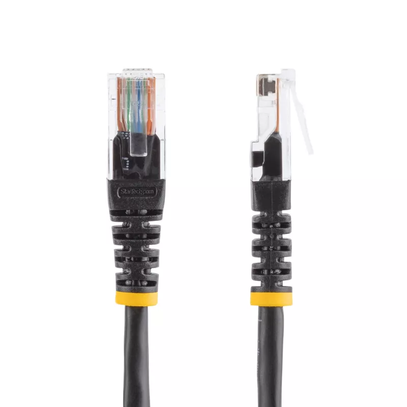 StarTech.com Cat5e kištukinis kabelis su lieformais RJ45 jungtimis - 15 m - Juoda