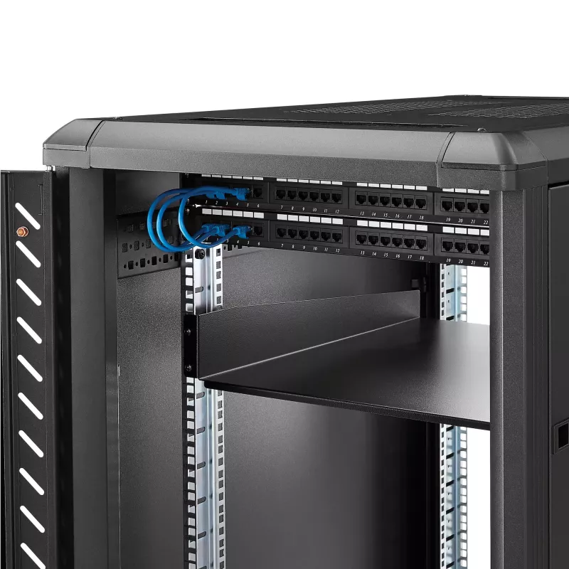 StarTech.com CABSHELF22 2U fiksuota lentyna serverio stovui – 22 colių gylio, juoda