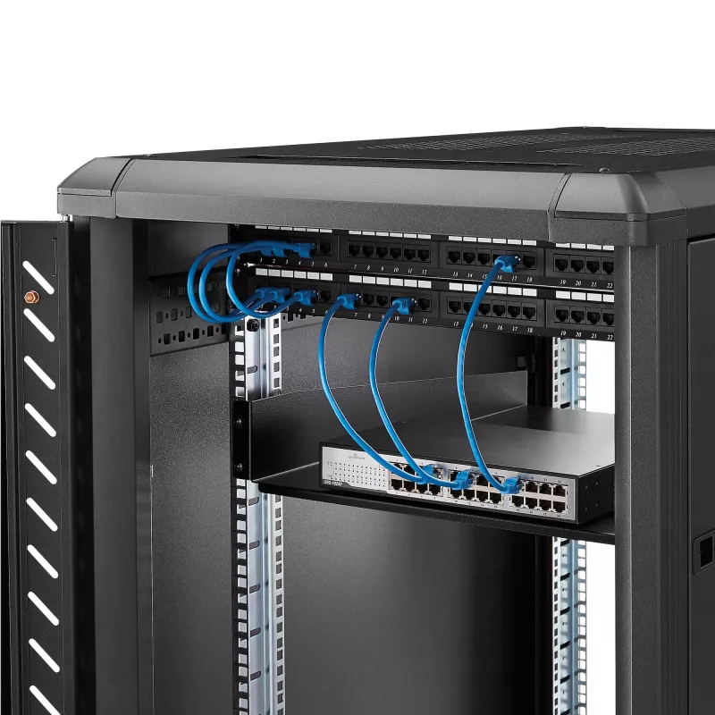 StarTech.com CABSHELF22 2U fiksuota lentyna serverio stovui – 22 colių gylio, juoda