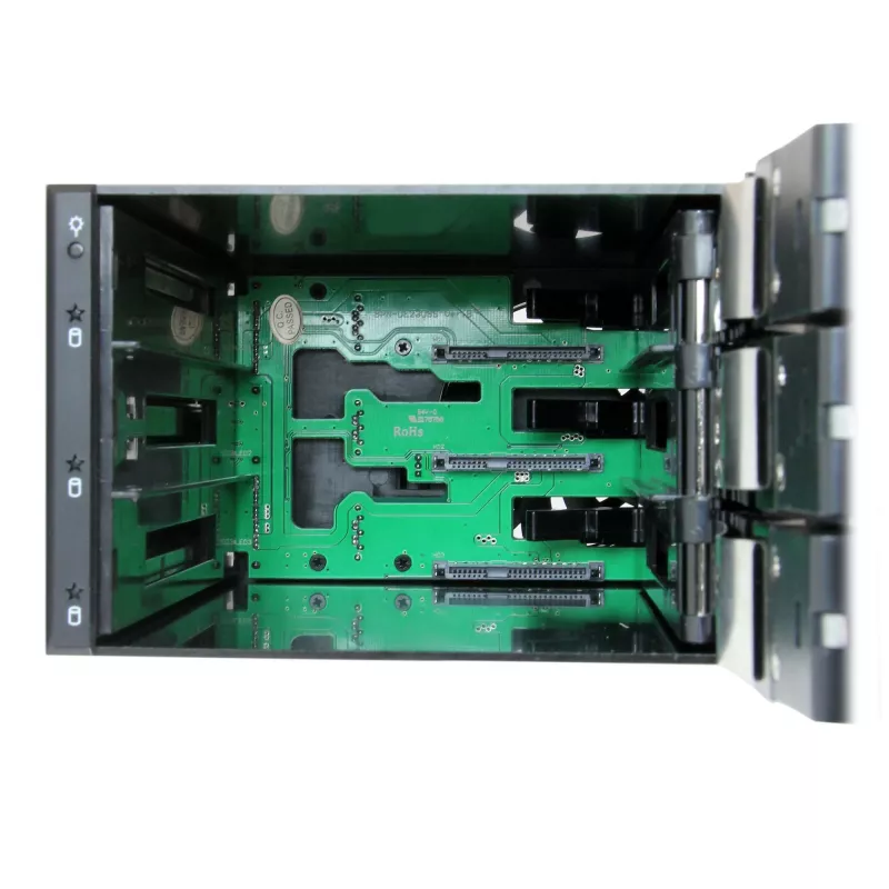 StarTech.com 3 vietų aliumininis bekrepšelis karšto keitimo mobilusis rėmas su pagrindine plokšte 3,5 inch SAS II/SATA III - 6 Gbps HDD