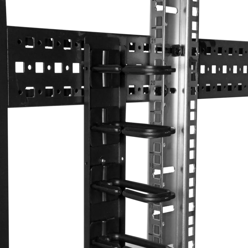 StarTech.com Vertikalus kabelių organizatorius su D-žiediniais kabliukais - 0U - 2,8 pėd.