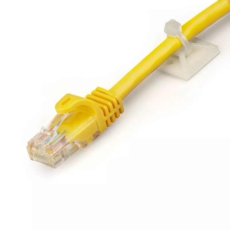 StarTech.com 100 vnt. kabelių raiščių laikikliai su lipnia juosta 4,6 mm pločio raiščiams - nailoniniai/plastikiniai kabelių raiščių laikikliai - elektros/tinklo kabelių tvirtinimo laikikliai / 94V-2 gaisro ir UL sertifikuoti TAA