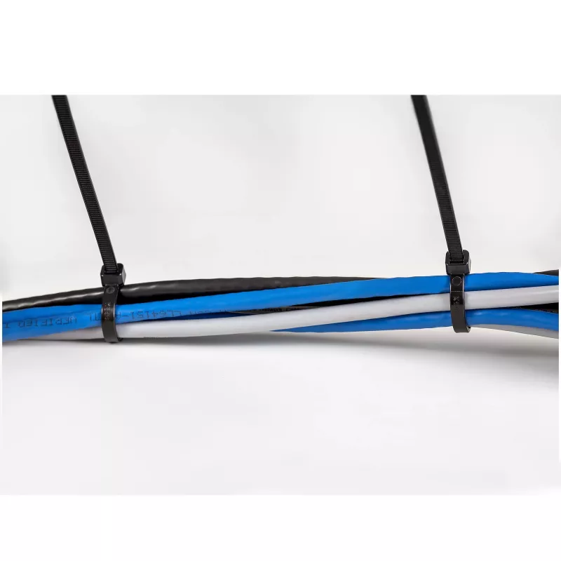 StarTech.com 8 colių (20 cm) kabelių raiščiai – 1/8 colio (4 mm) pločio, 2-1/8 colio (55 mm) ryšulio skersmuo, 50 svarų (22 kg) tempimo stiprumas, nailoniniai savaime užsifiksuojantys raiščiai su lenktu galu – 94V-2/UL sertifikuoti, 100 vnt. pakuotė, juod