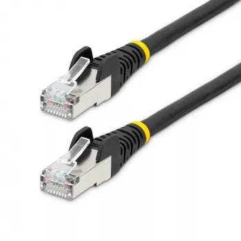 StarTech.com 50cm CAT6a Ethernet kabelis - Juodas - Mažai dūmų nulinis halogenas (LSZH) - 10GbE 500MHz 100W PoE++ Neužkabinamas RJ-45 su įtempimo mažinimo elementais S/FTP tinklo jungiamasis kabelis