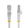 StarTech.com 10 m CAT6a eterneto kabelis - baltas - mažai dūmų, nulio halogeno (LSZH) - 10GbE 500MHz 100W PoE++ su užkabinimo apsauga ir įtempimo mažinimu RJ-45 S/FTP tinklo jungiamasis laidas