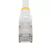 StarTech.com 10 m CAT6a eterneto kabelis - baltas - mažai dūmų, nulio halogeno (LSZH) - 10GbE 500MHz 100W PoE++ su užkabinimo apsauga ir įtempimo mažinimu RJ-45 S/FTP tinklo jungiamasis laidas