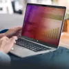 StarTech.com 14 colių 16:9 nešiojamojo kompiuterio privatumo ekranas, reversinis auksinis filtras su sustiprinta privatumo apsauga, nuimamas ekrano apsauginis dangtelis, +/- 30 laipsnių