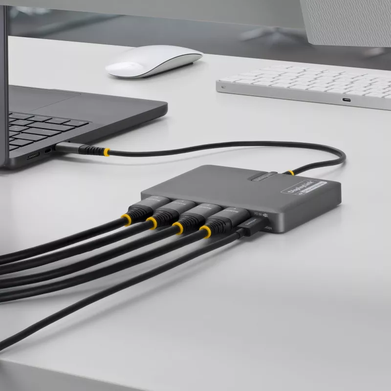 StarTech.com USB-C į keturių monitorių darbo stoties adapteris, 4K 60Hz HDMI, 140W PD perdavimas nešiojamojo kompiuterio įkrovimui, USB prievadas belaidžiai pelėms / klaviatūroms, TAA