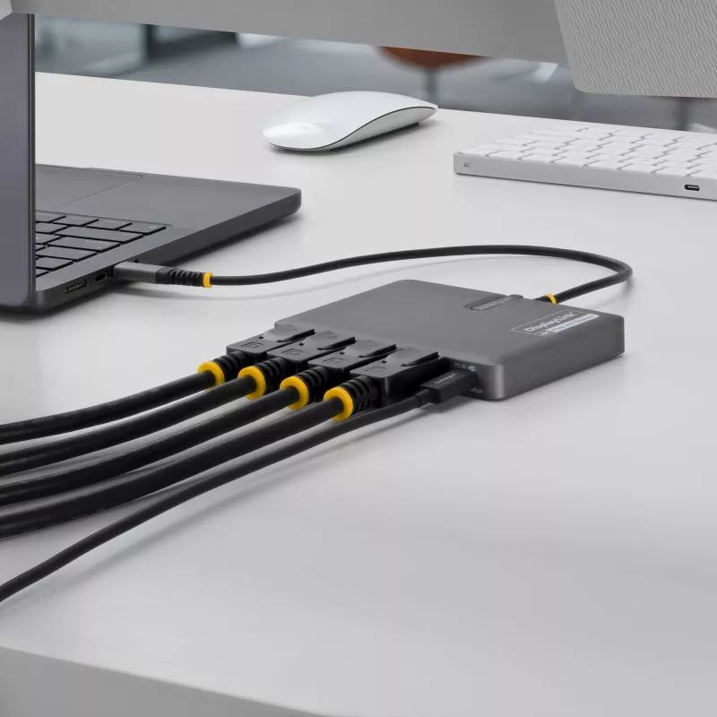 StarTech.com USB-C į keturių monitorių darbo stoties adapteris, 4K 60Hz DisplayPort, 140W PD perdavimas nešiojamojo kompiuterio įkrovimui, USB prievadas belaidžiai klaviatūrai / pelei, TAA