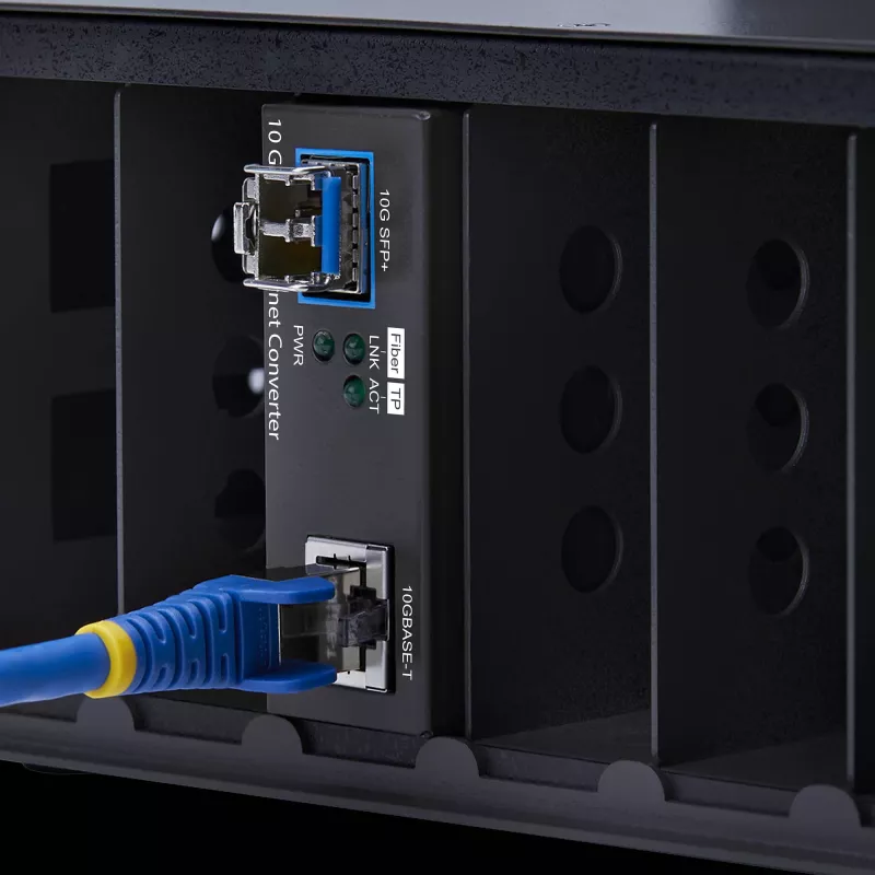 StarTech.com 10GbE SFP+ šviesolaidinis medijos keitiklis, 10 gigabitų Ethernet RJ-45 į 10GBASE-X SFP+, vienmodis, daugiamodis, 16K džambo rėmeliai, TAA atitinkantis