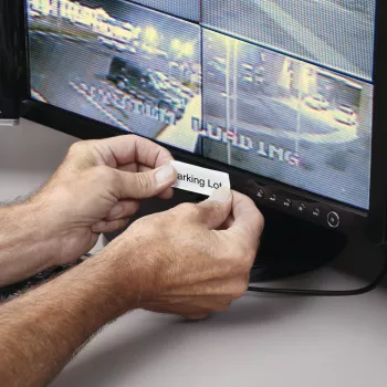 DYMO XTL Universalvinilo etiketės | 24 mm x 7 m | Juoda ant baltos