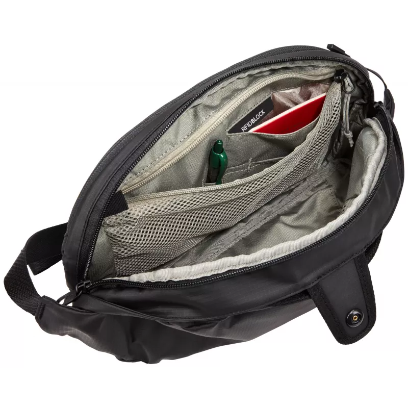 Thule Tact TACTWP05 Crossbody krepšys berniukams, juodas, poliesteris