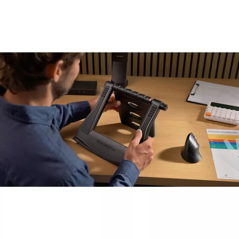 Kensington SmartFit Easy Riser nešiojamojo kompiuterio aušinimo stovas - juodas