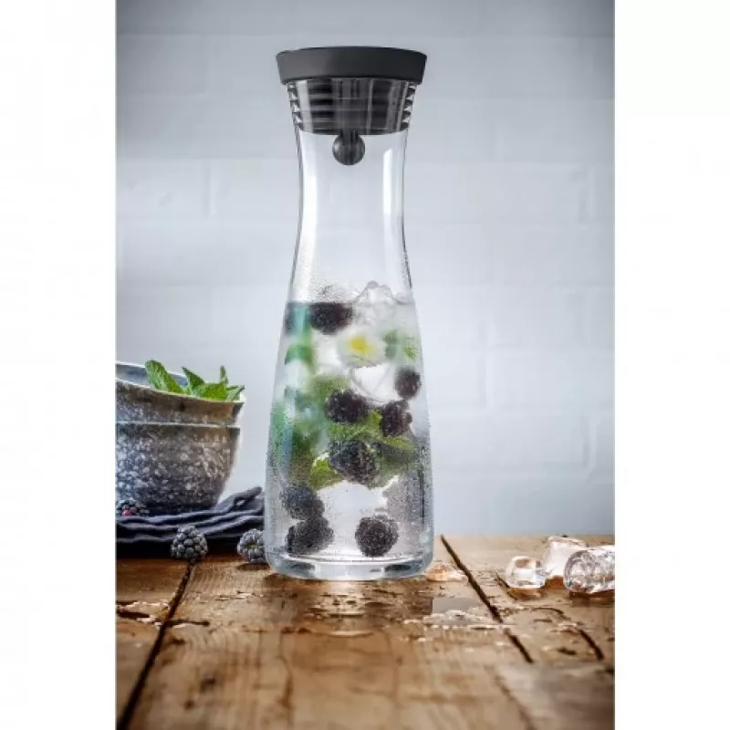 WMF Basic vandens ąsotis 1,0 L juodas
