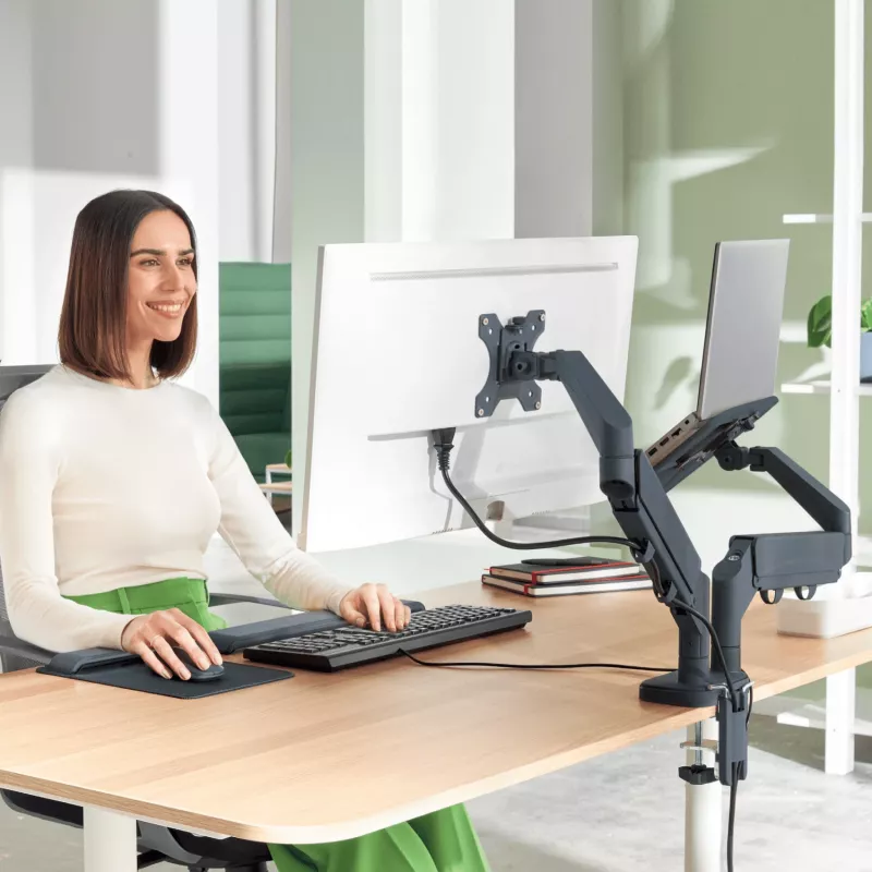 Leitz Ergo Space Saving dviejų monitorių ir nešiojamojo kompiuterio laikiklis, spaustuvas/varžtas, 18 kg, 43,2 cm (17 colių), 81,3 cm (32 coliai), 100 x 100 mm, tamsiai pilkas