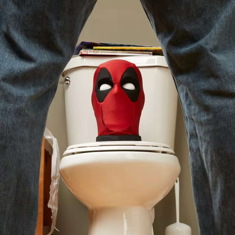 Marvel Deadpool galva su garsu, 18+