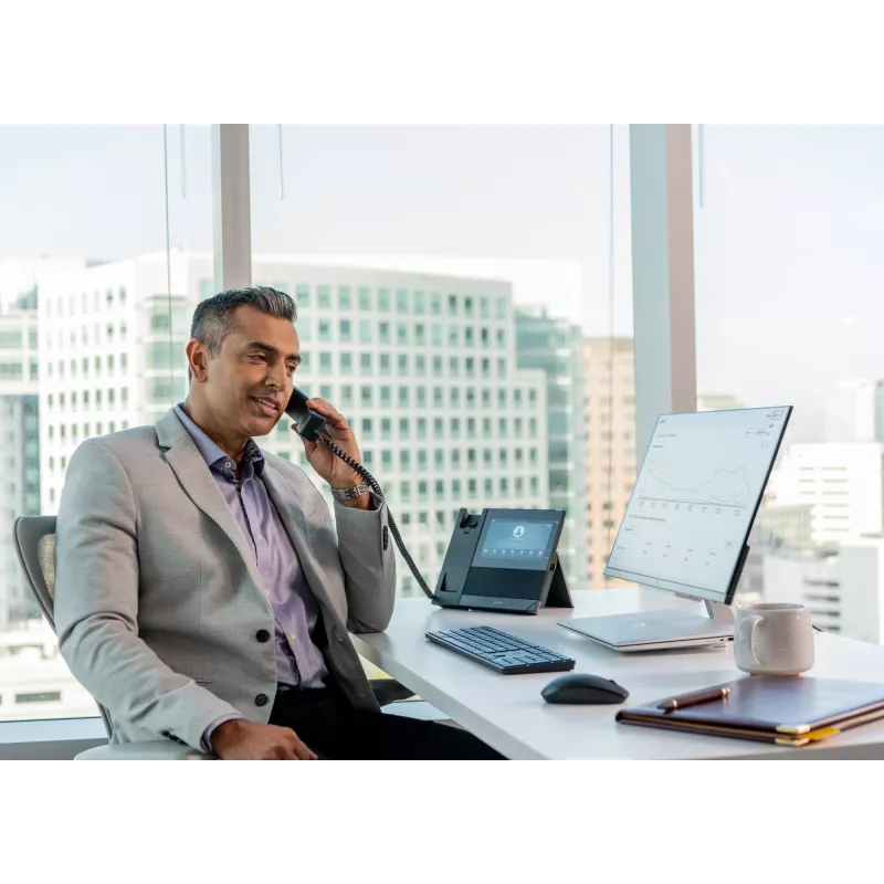 HP Poly CCX 600 verslo medijos telefonas, skirtas Microsoft Teams, su PoE