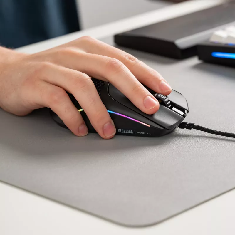Glorious Gaming Model I 2 Wired - juoda, dešinei rankai, optinė, USB Type-A, 26000 DPI