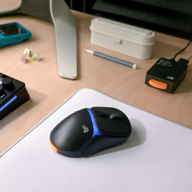 Glorious Gaming Model D3 Wireless žaidimų pelė - InfinitePlay keičiamų baterijų sistema, 8k atnaujinimo dažnis, 130 mln. paspaudimų optiniai jungikliai, itin lengva 69 g, 30K DPI optinis jutiklis, RGB - Juoda
