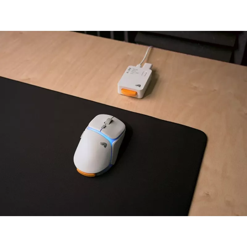 Glorious Gaming Model D3 Wireless žaidimų pelė - InfinitePlay keičiamų baterijų sistema, 8k atnaujinimo dažnis, 130 mln. paspaudimų optiniai jungikliai, itin lengva 69 g, 30K DPI optinis jutiklis, RGB - balta