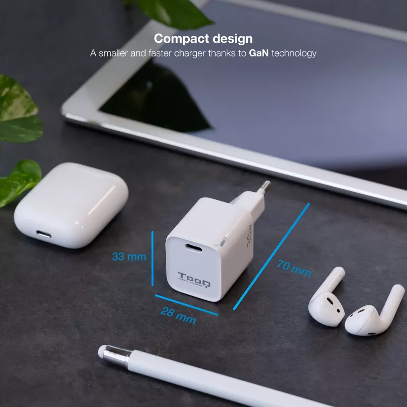 TooQ GAN USB-C/PD sieninis įkroviklis 30W, baltas