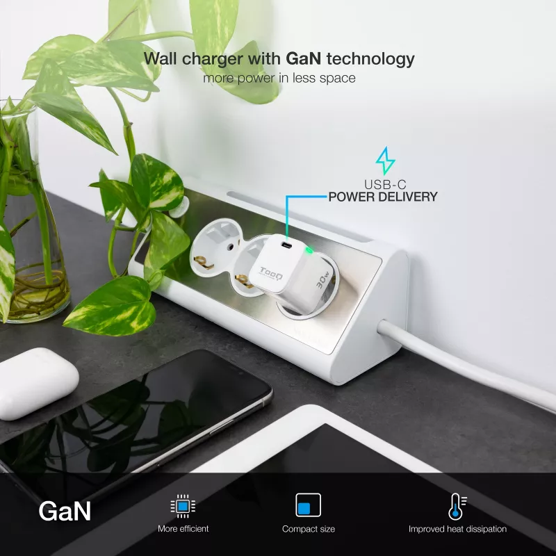 TooQ GAN USB-C/PD sieninis įkroviklis 30W, baltas