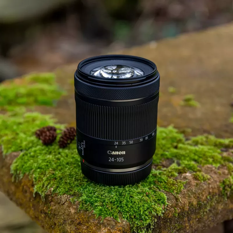 Canon EOS R8 + RF 24-105mm F4-7.1 IS STM veidrodinis fotoaparatas 24,2 MP CMOS 6000 x 4000 pikselių juodas