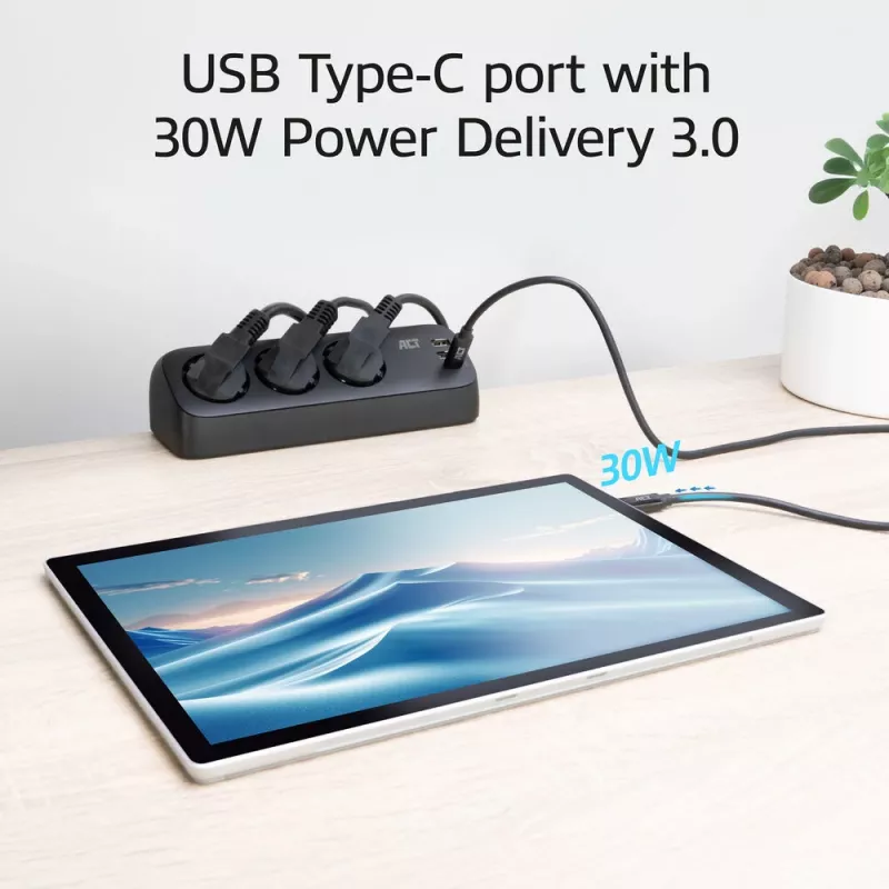 ACT AC2480 stalinis ilgintuvas su 3 F tipo kištukiniais lizdais, 30W Power Delivery, USB Type-C/A prievadais, 1,5 m laidas