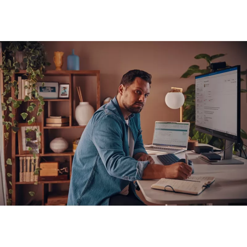 HP 975 belaidė klaviatūra su dviem režimais, viso dydžio, RF / Bluetooth, juoda