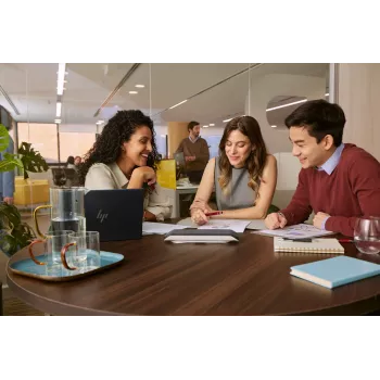 HP Poly Sync 40+ garsiakalbio mikrofonas su USB-A, USB-C ir BT700 USB-A adapteriu