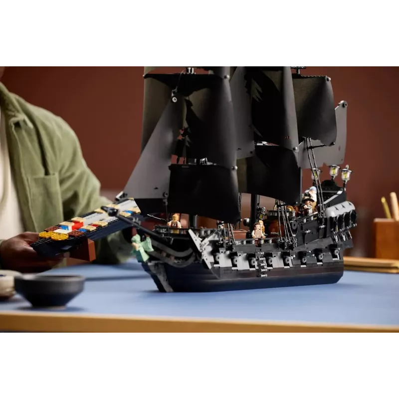 LEGO ICONS 10365 Kapitono Džeko Sparou piratų laivas