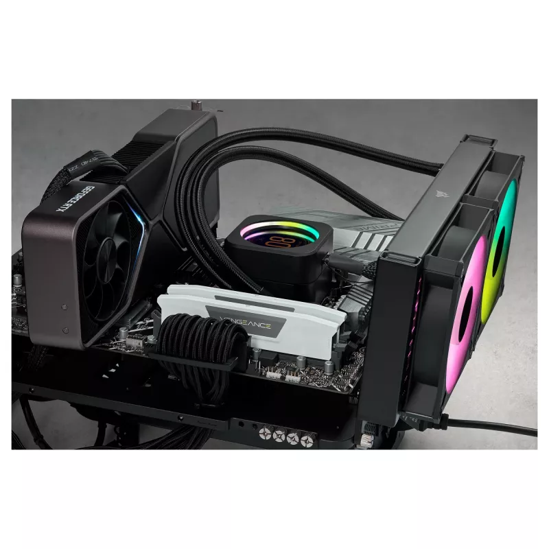 Corsair Vengeance 32GB (2x16GB) DDR5 6400MHz CL36 atminties rinkinys staliniams kompiuteriams – balta
